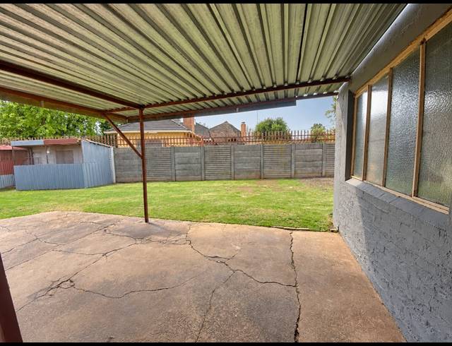 3 BEDROOM HOUSE FOR SALE IN VANDERBIJLPARK CE 2